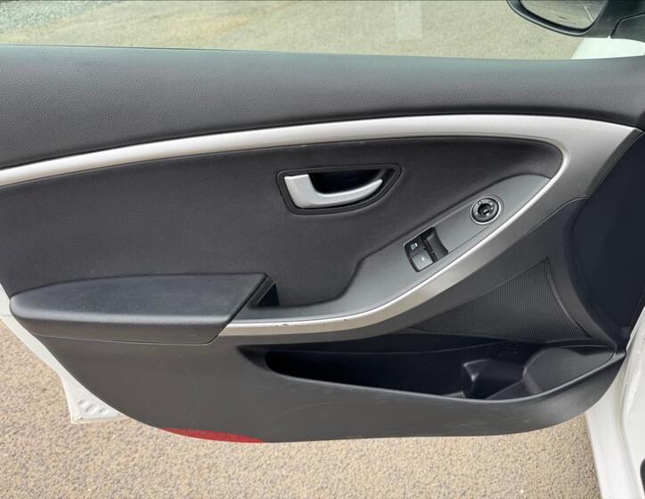 Hyundai i30 18