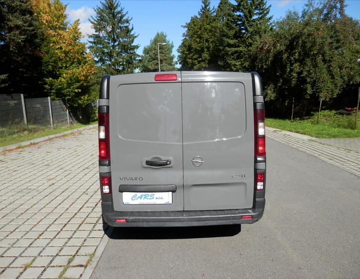 Opel Vivaro 8
