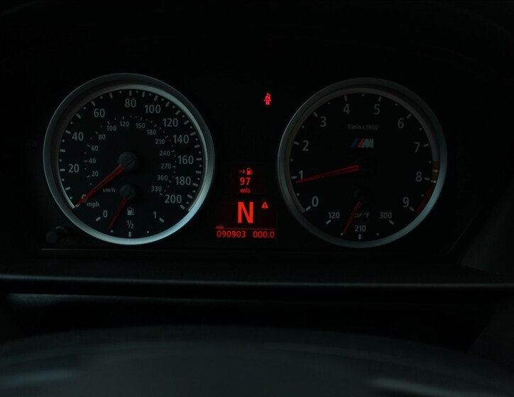 BMW M5 35