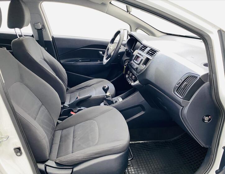 KIA Rio 8