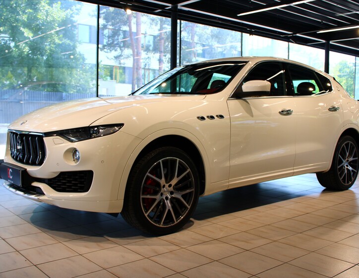Maserati Levante 3
