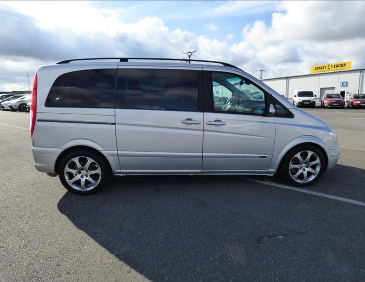 Mercedes-Benz Viano 2