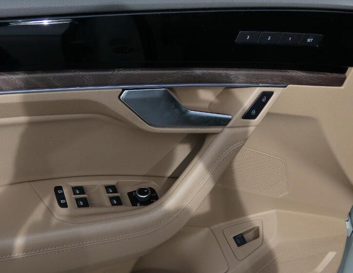 Volkswagen Touareg 9