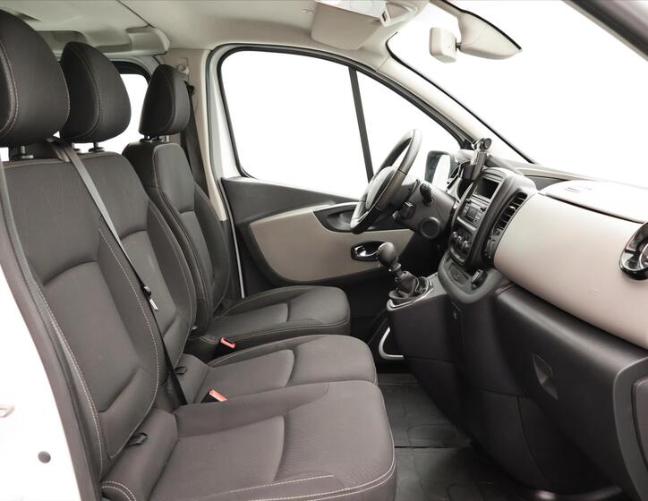 Renault Trafic 14