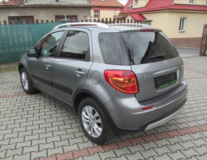 Suzuki SX4 8