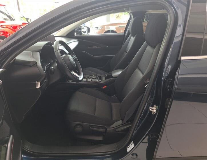 Mazda CX-30 4