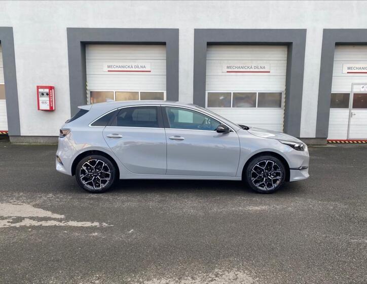 KIA Ceed 5