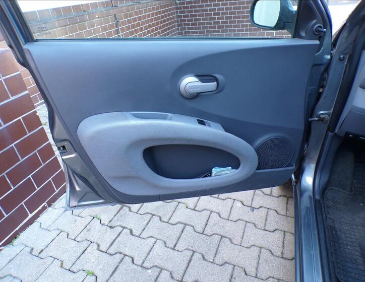Nissan Micra 14