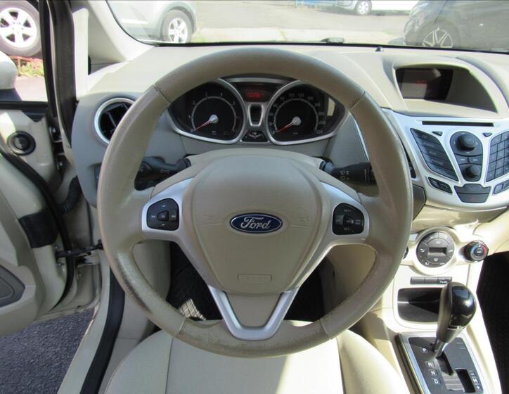 Ford Fiesta 12
