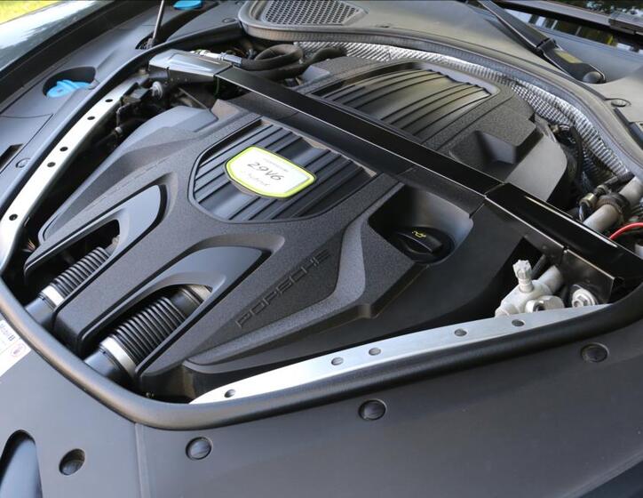Porsche Panamera 86