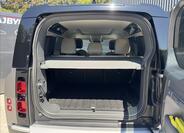 Land Rover Defender 11
