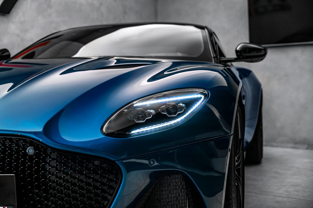 Aston Martin DBS