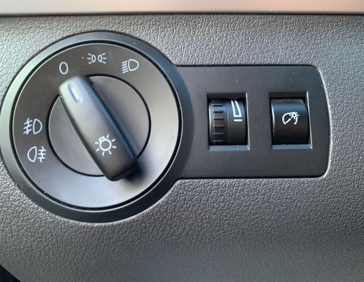Volkswagen Touran 8