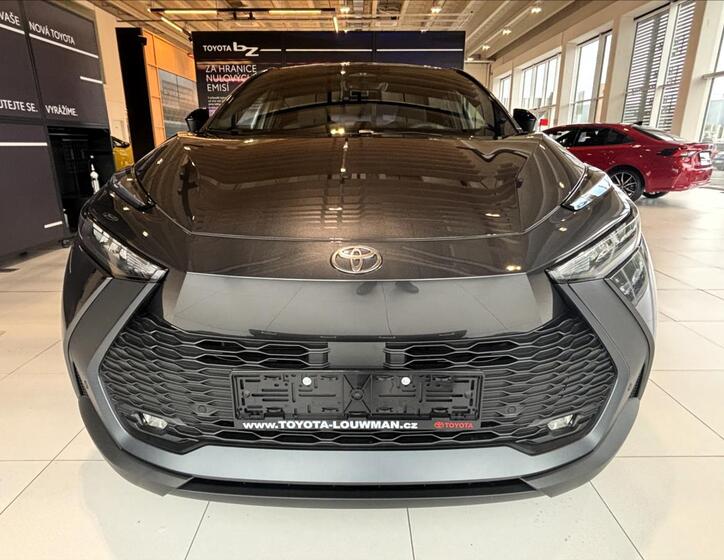 Toyota C-HR 2