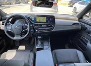 Lexus ES 300h 9