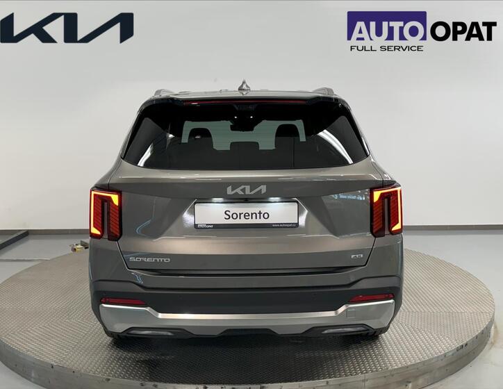 KIA Sorento 4