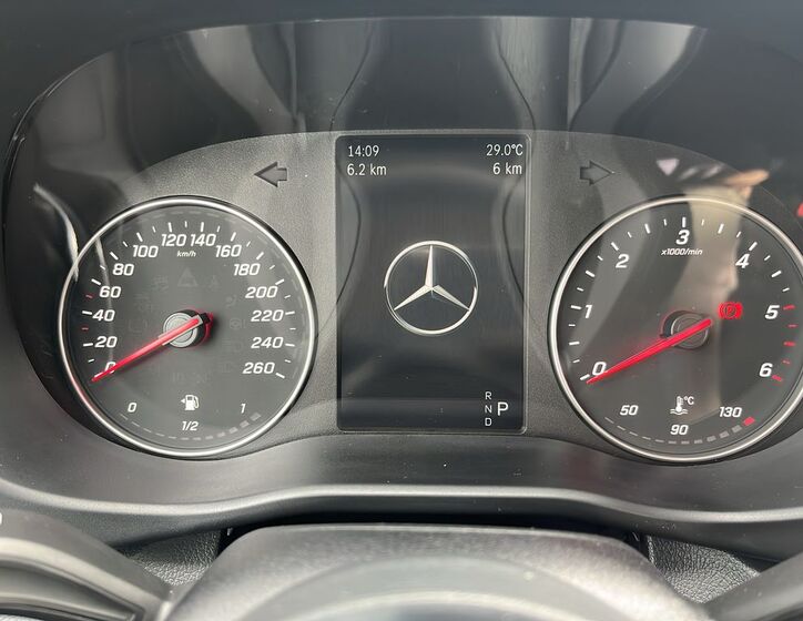 Mercedes-Benz Vito 25