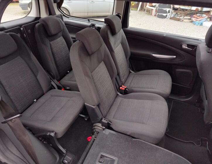 Ford Galaxy 13