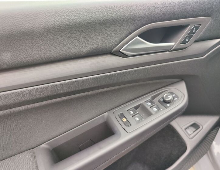 Volkswagen Golf 34