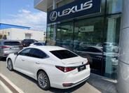 Lexus ES 300h 8