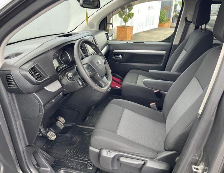 Toyota ProAce Verso 9