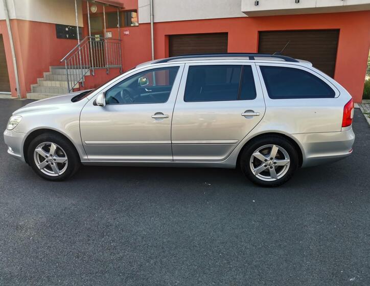 Škoda Octavia 10