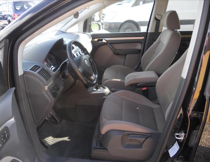 Volkswagen Touran 12