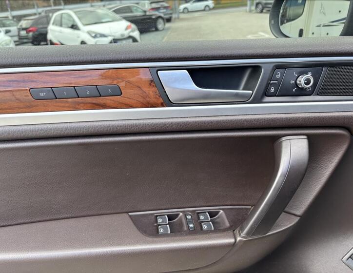 Volkswagen Touareg 9