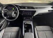 Audi e-tron 19