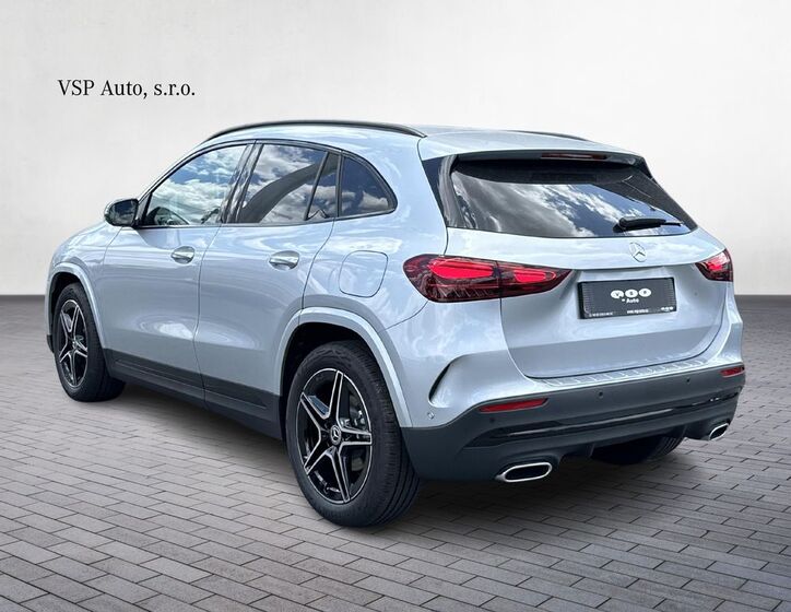 Mercedes-Benz GLA 3