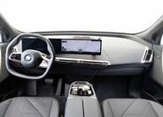 BMW iX 13