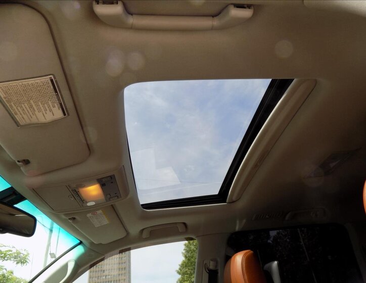 Lexus LX 570 41