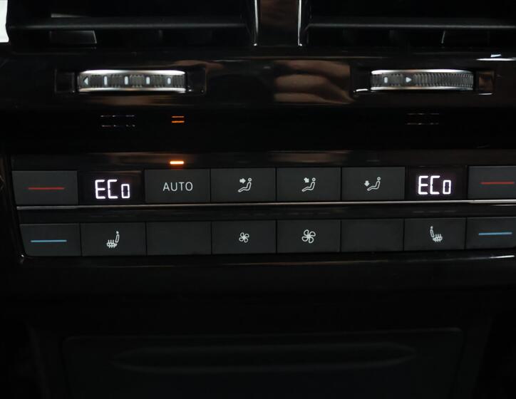Volkswagen Touareg 34