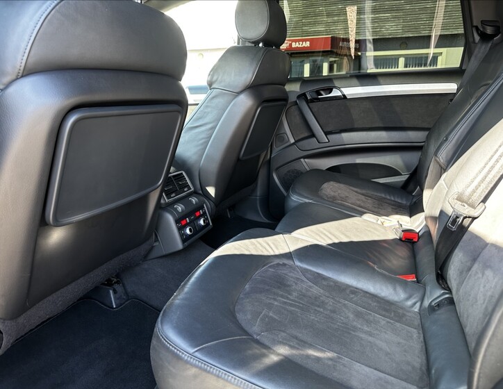 Audi Q7 17