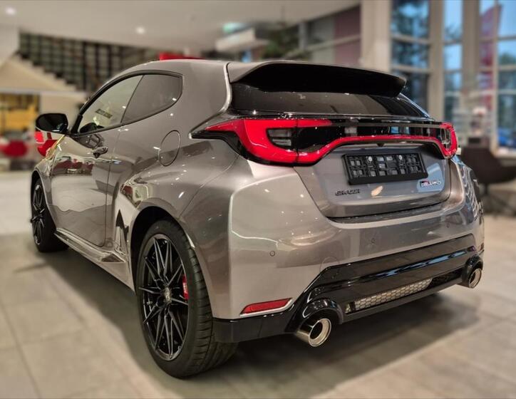 Toyota Yaris 4
