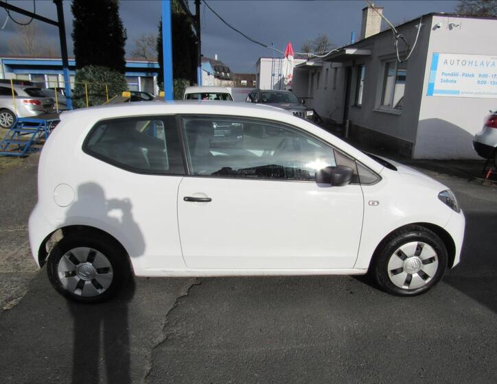 Volkswagen up! 8
