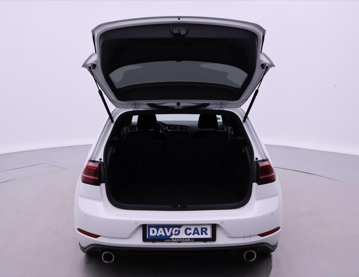 Volkswagen Golf 9