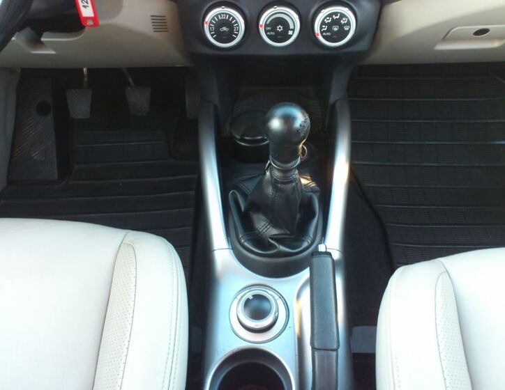 Citroën C-Crosser 15