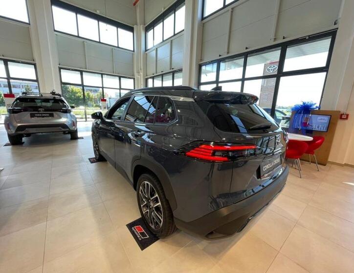 Toyota Corolla Cross 4