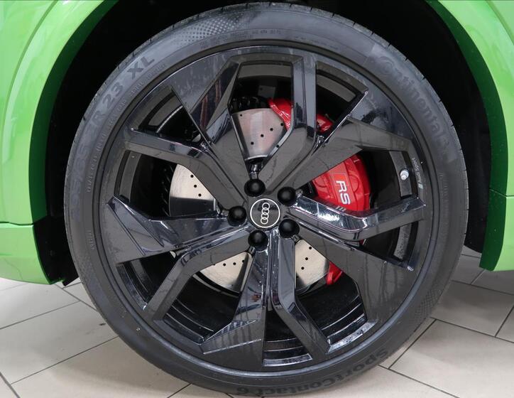 Audi RS Q8 40