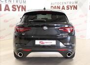 Alfa Romeo Stelvio 5