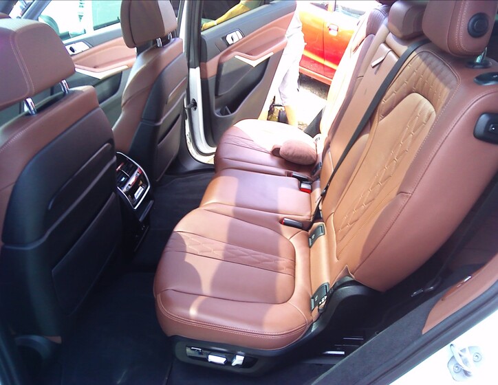BMW X7 10