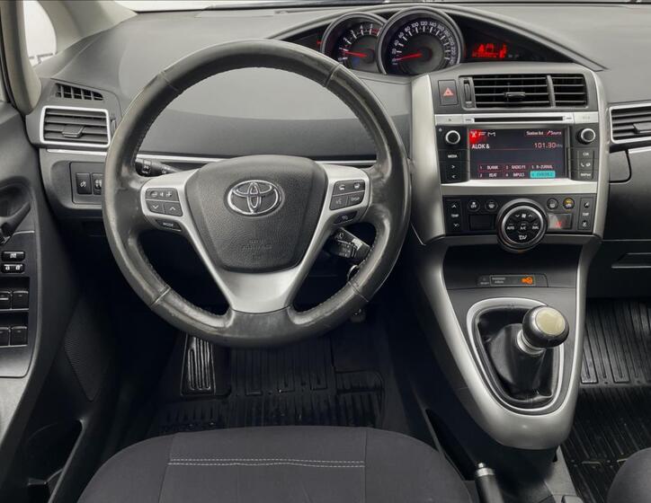 Toyota Verso 13