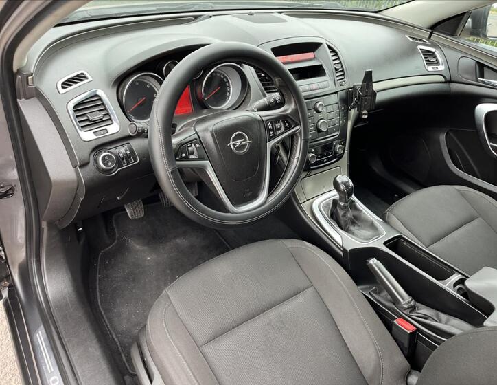 Opel Insignia 9