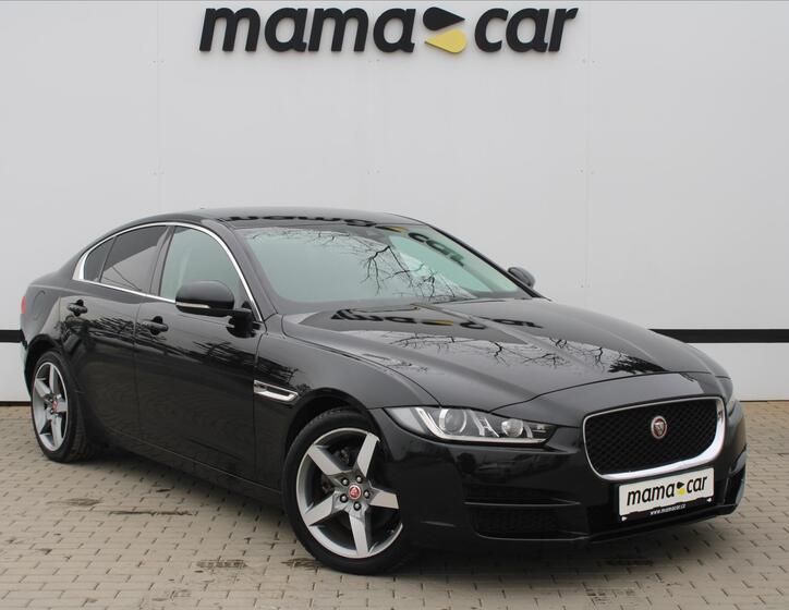 Jaguar XE 1