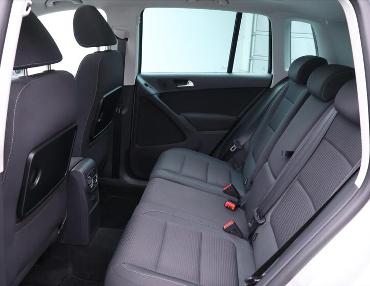 Volkswagen Tiguan 16
