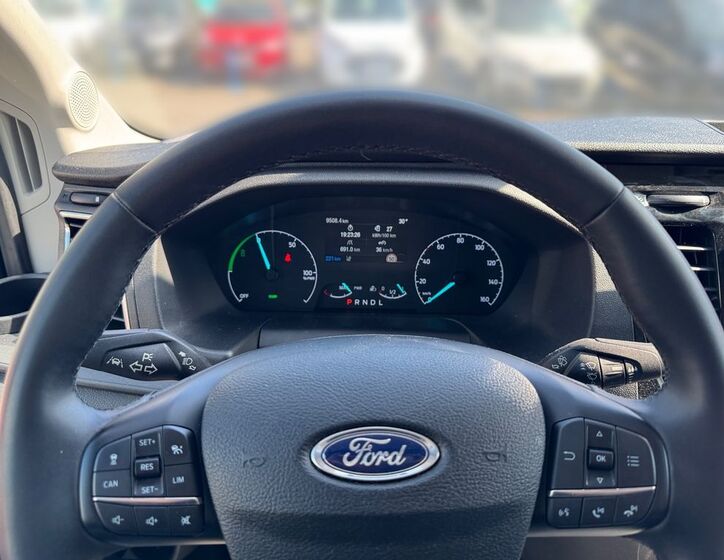 Ford Transit 8