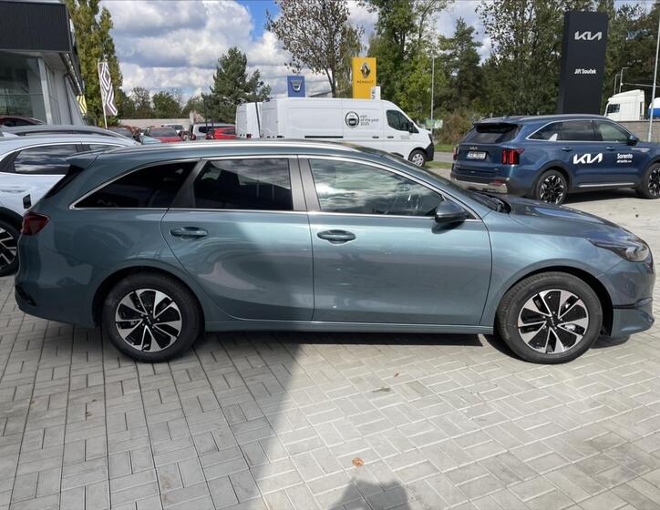 KIA Ceed 4