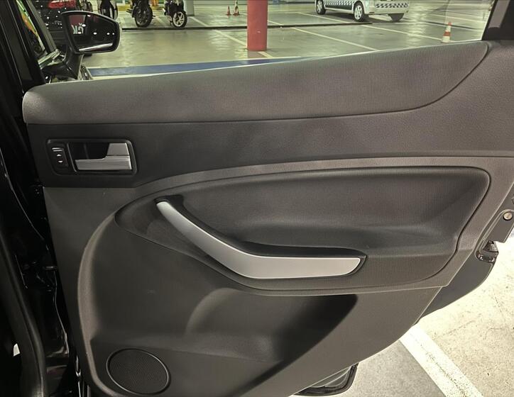 Ford Kuga 11