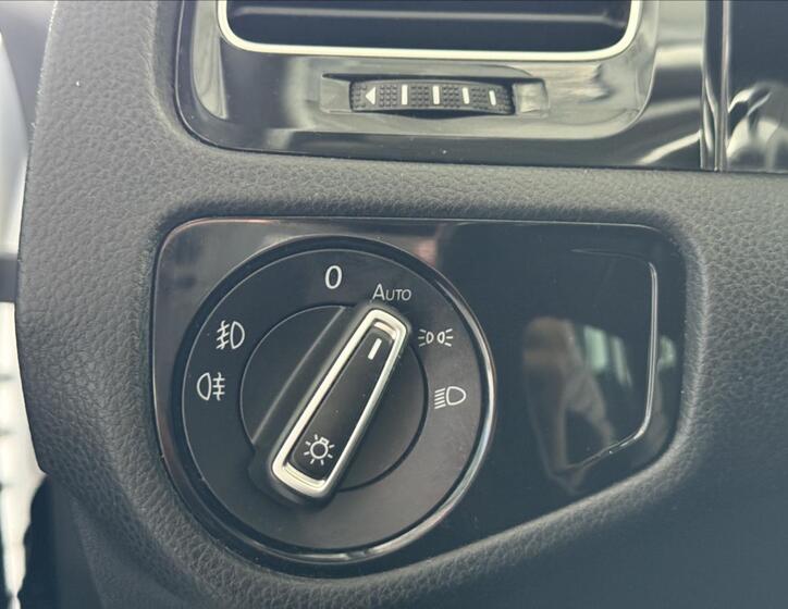 Volkswagen Golf 12